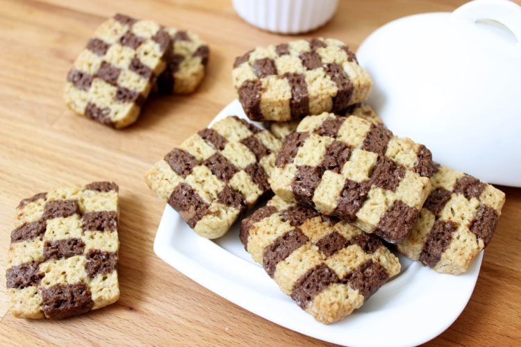 Biscotti a scacchi - pasta frolla senza lattosio e uova