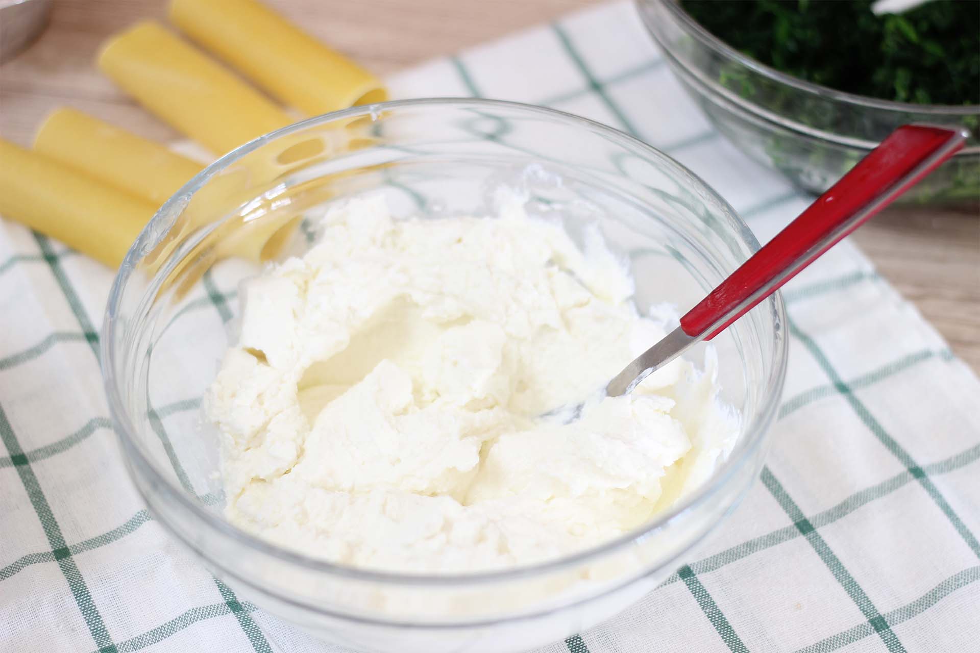 Cannelloni ricotta e spinaci - Step 1