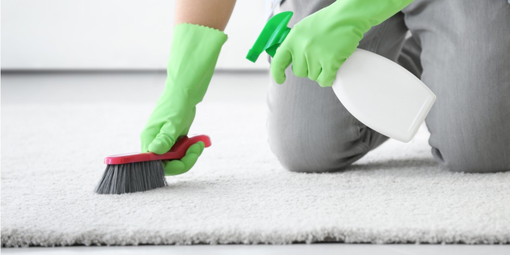 Come pulire un tappeto a secco - Donna Moderna