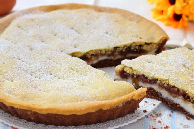 Crostata bicolore ricotta e marmellata