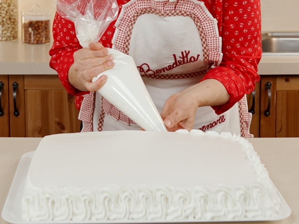 Come decorare una torta con pasta di zucchero 