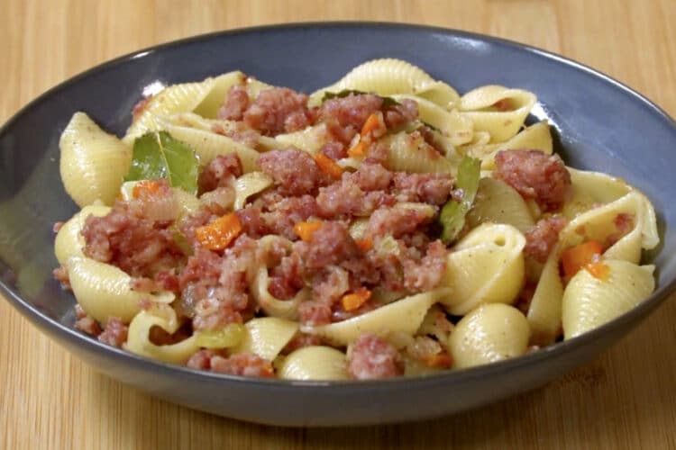 Pasta con ragù di cotechino