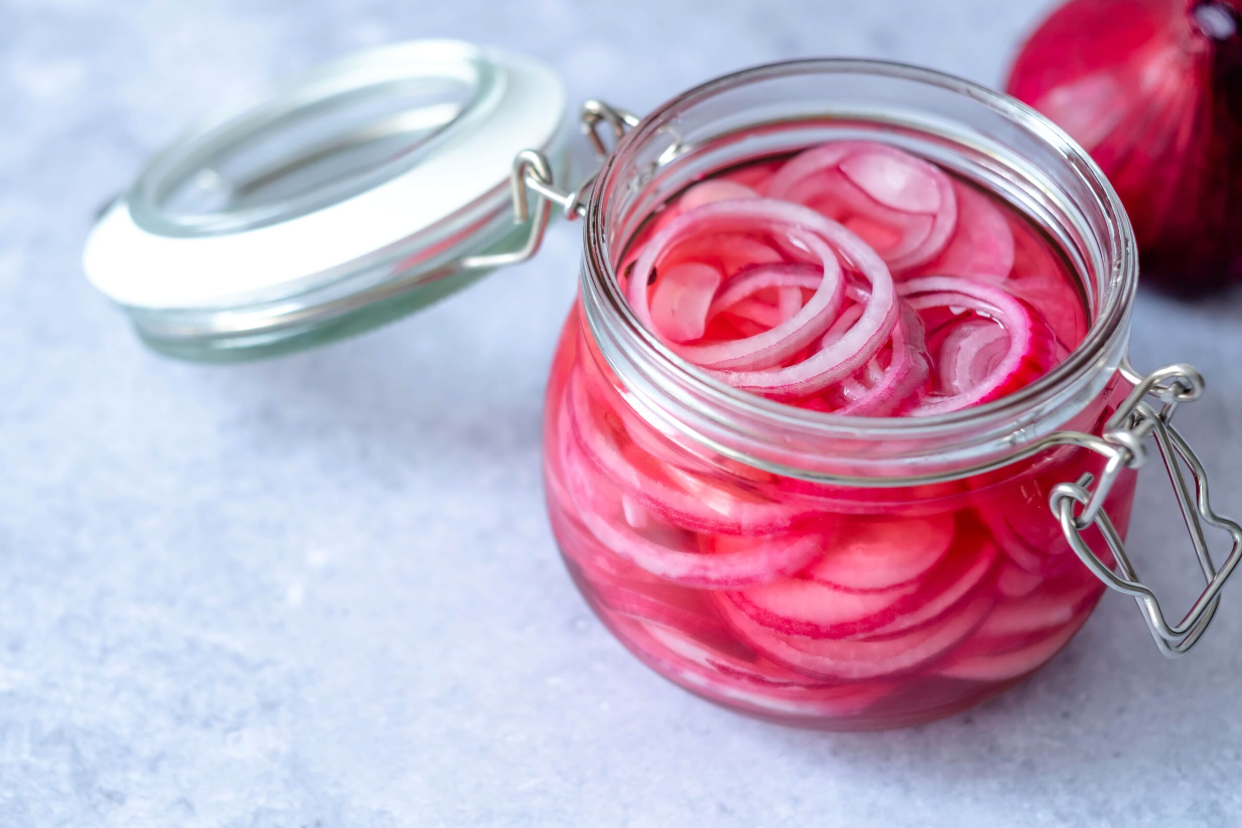 In frigorifero - Cipolla, come tagliarla senza piangere e dove conservarla  per mantenerla fresca Cook - Cucina