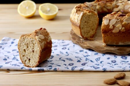 Ciambellone Al Limone E Mandorle - Ricetta Fatto In Casa Da Benedetta