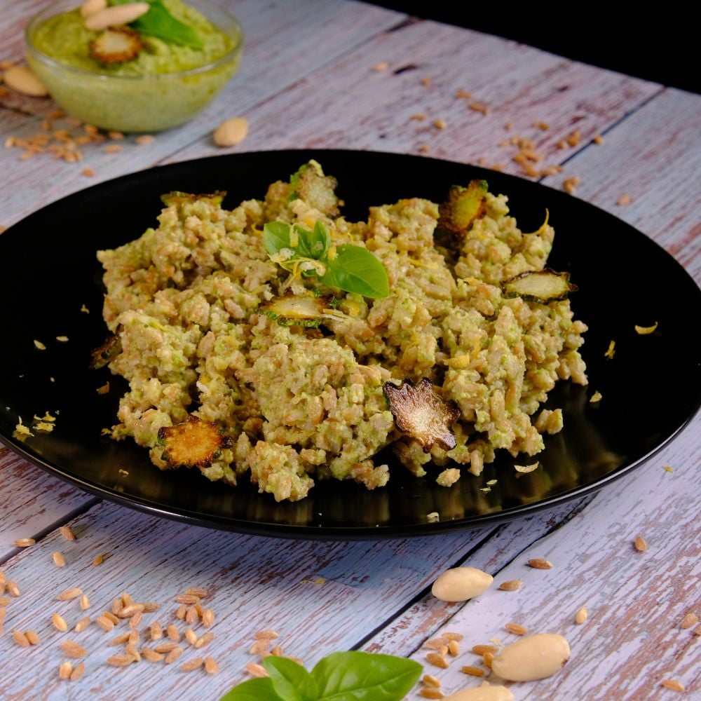 farro con pesto di zucchine e mandorle