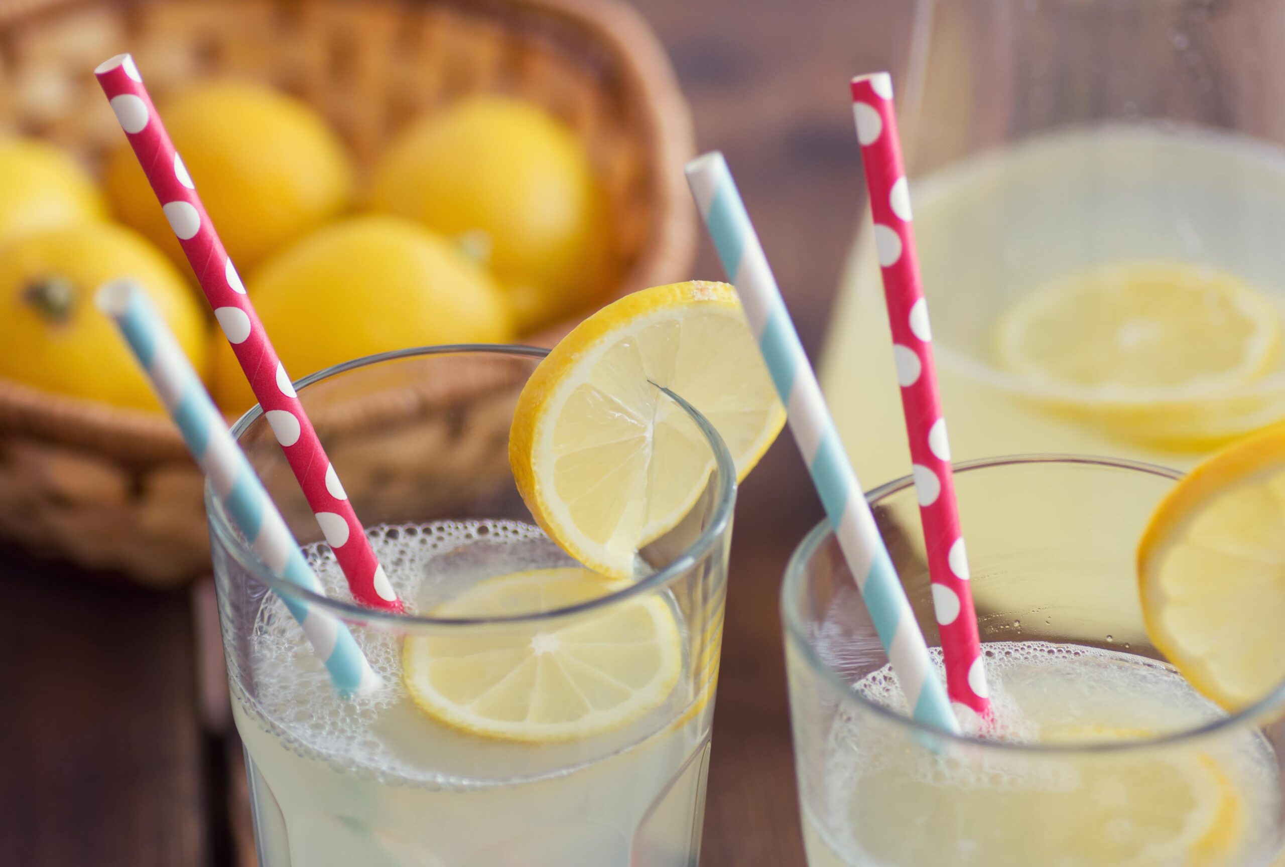 Bevande digestive alla menta e al limone: come farle in casa - Fatto in  casa da Benedetta