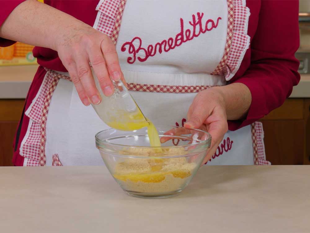 Crostata fredda crema e fragole con biscotti Oro Saiwa - Step 2