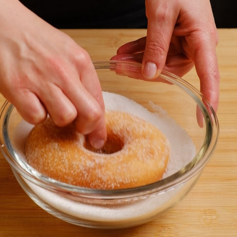 Ciambelle fritte con lo zucchero - Step 12