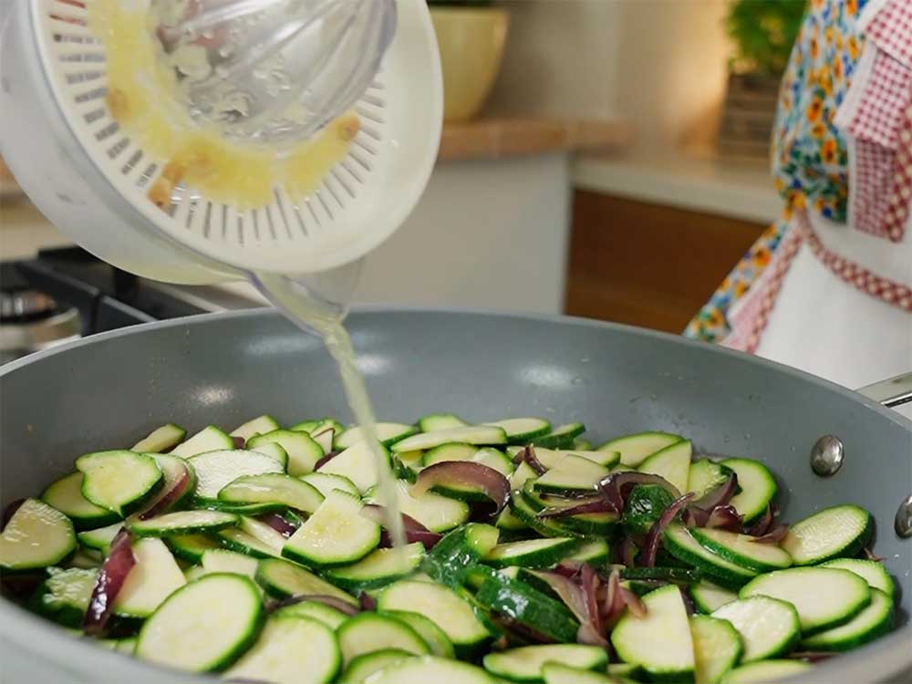 Torta di sfoglia zucchine, tonno e limone - Step 5