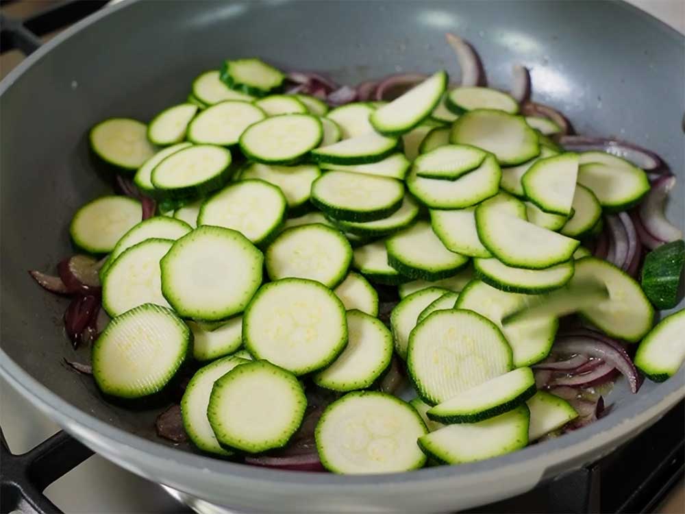 Torta di sfoglia zucchine, tonno e limone - Step 3