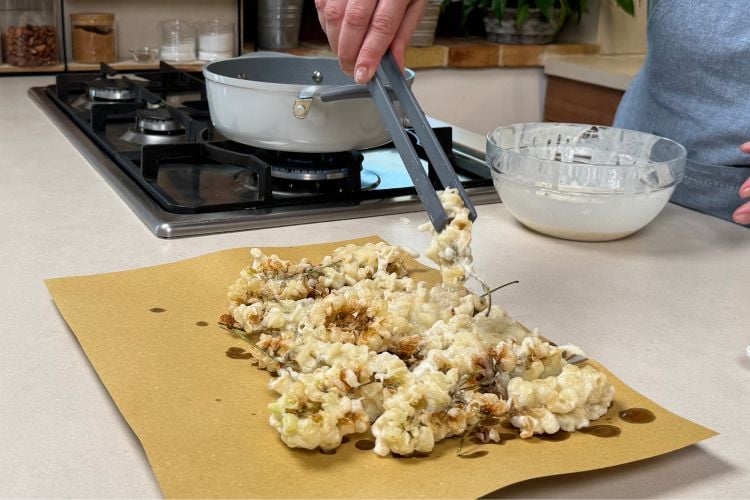 Fiori di acacia fritti - Step 7