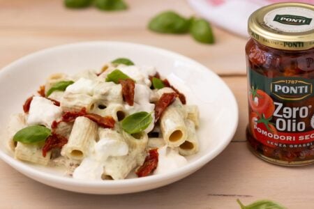 Pasta con crema di burrata e pomodori secchi