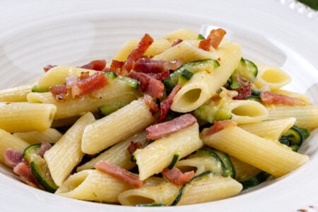 Pasta zucchine e speck