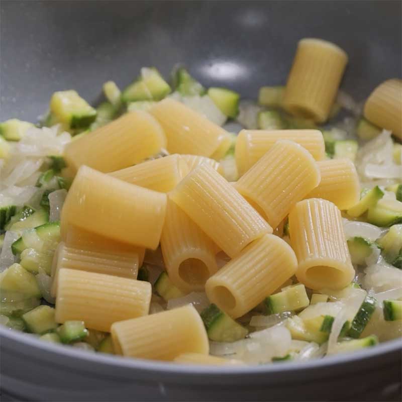 Pasta zucchine, ricotta e zafferano - Step 10