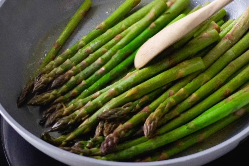 Asparagi in padella - Step 3