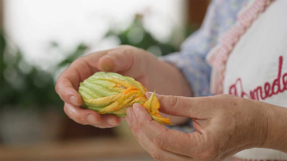 Fiori di zucca filanti - Step 5