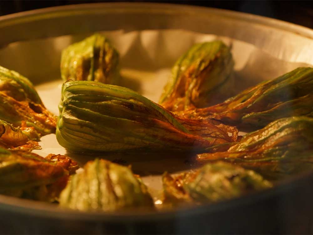 Fiori di zucca zucchine e salmone - Step 8