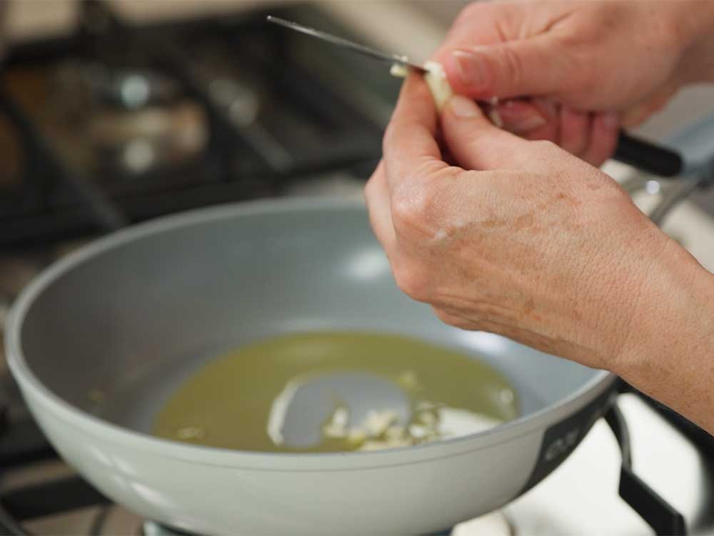 Linguine vongole e fiori di zucca - Step 1