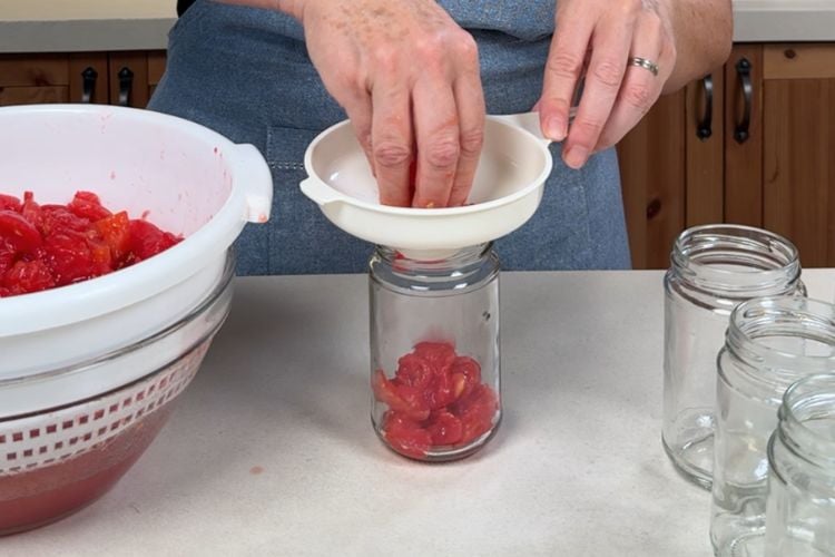 Conserva di pomodoro a pezzettoni fatta in casa - Step 5