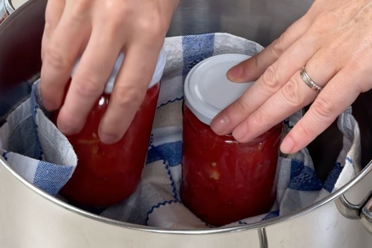 Conserva di pomodoro a pezzettoni fatta in casa - Step 7