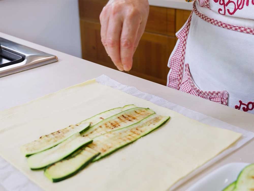 Strudel salato prosciutto e zucchine - Step 4