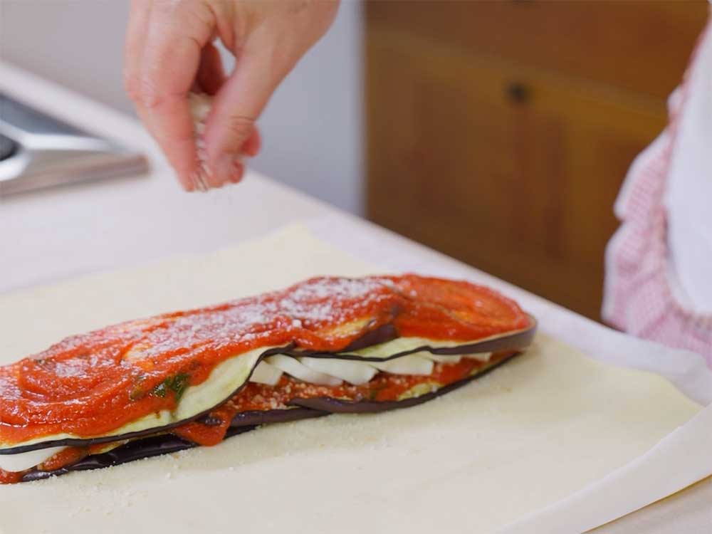 Strudel salato alla parmigiana - Step 9