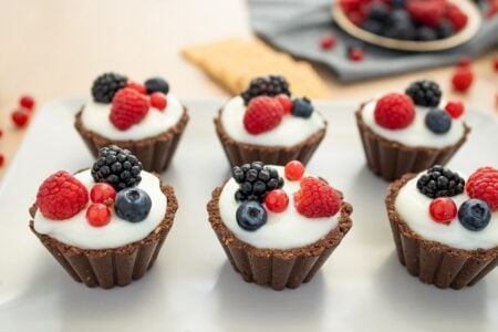 Tortini al cioccolato e frutti di bosco con Oro Saiwa