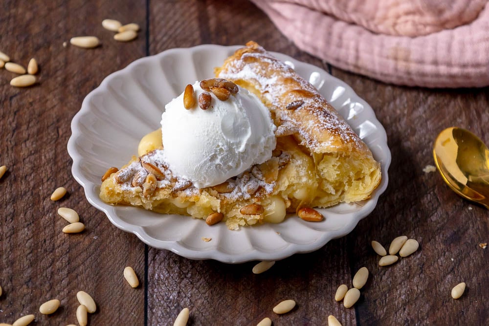 torta della nonna con pasta sfoglia