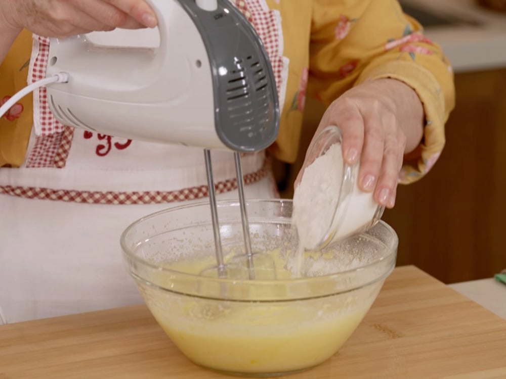 Lemon drizzle cake - Step 4