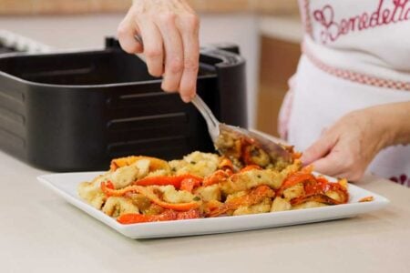 Come cucinare il pollo nella friggitrice ad aria