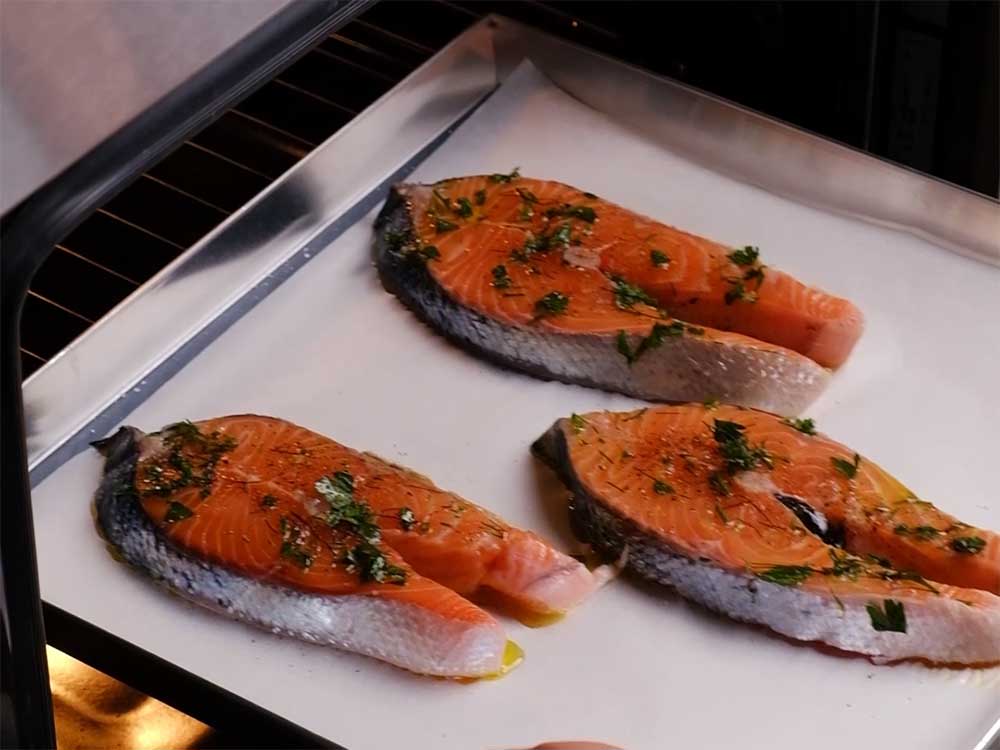 Salmone al forno con salsa al limone ed erbe - Step 5