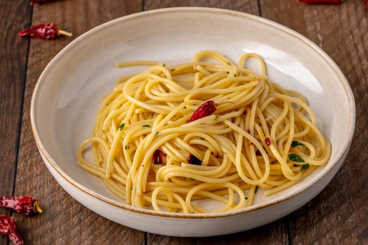 Spaghetti aglio, olio e peperoncino