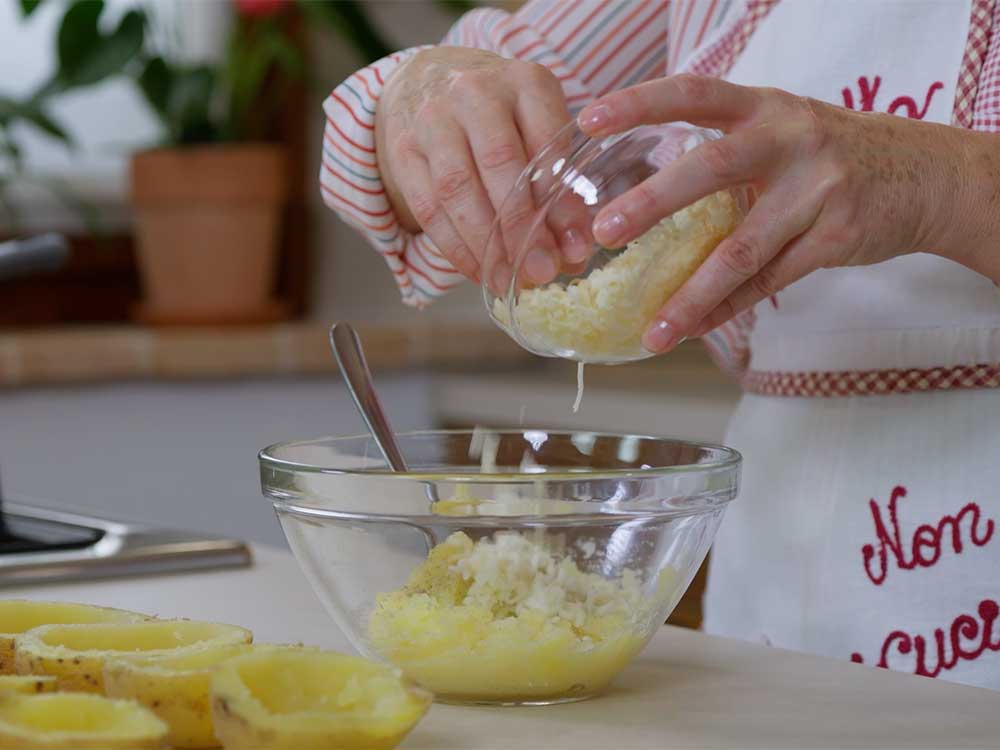 Patate ripiene con pancetta dolce e formaggio - Step 7